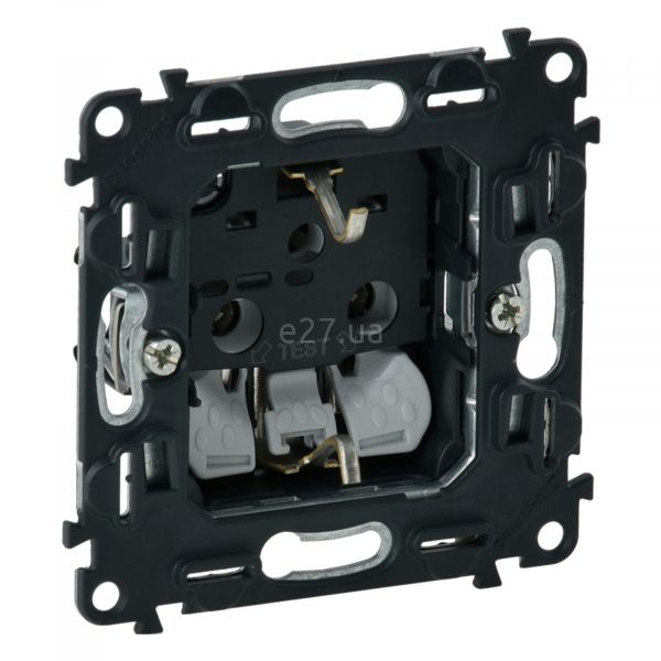 Розетка 220В Legrand 753021 Valena In'Matic