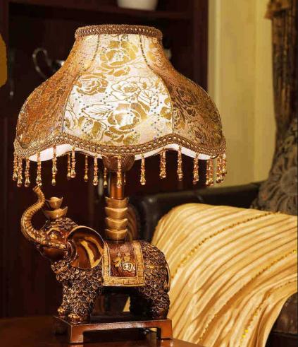 Роскошные прикроватные светильники