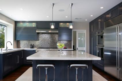 Металлические элементы в кухонном интерьере