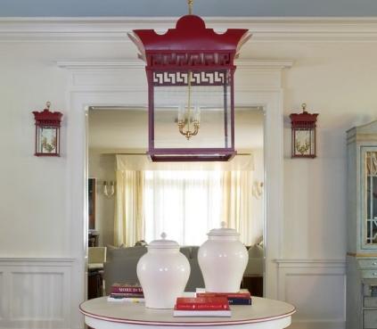 Оригинальные бра в гостиной