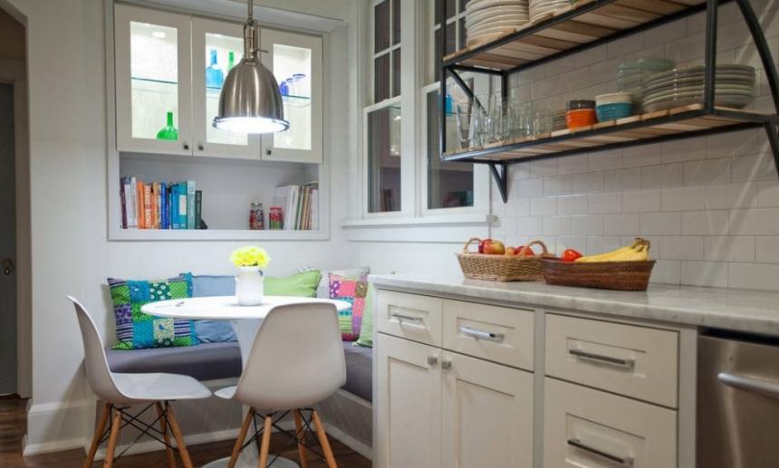 Кухонний інтер'єр з куточком
